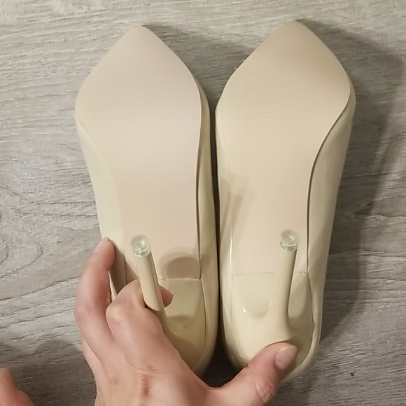 Heels - Picture 4 of 6